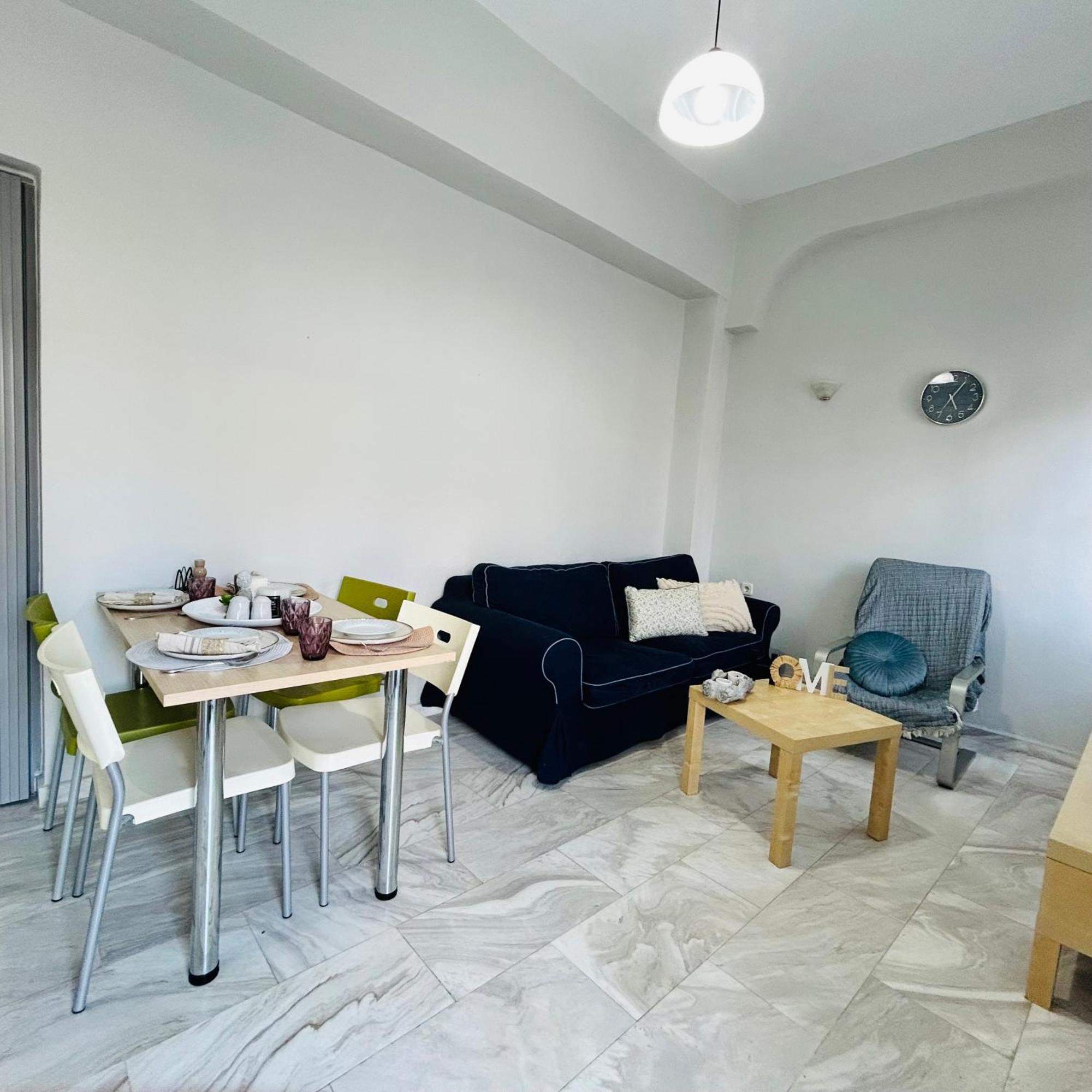 Next To The Beach Apartments โอฟรีนีออน ภายนอก รูปภาพ