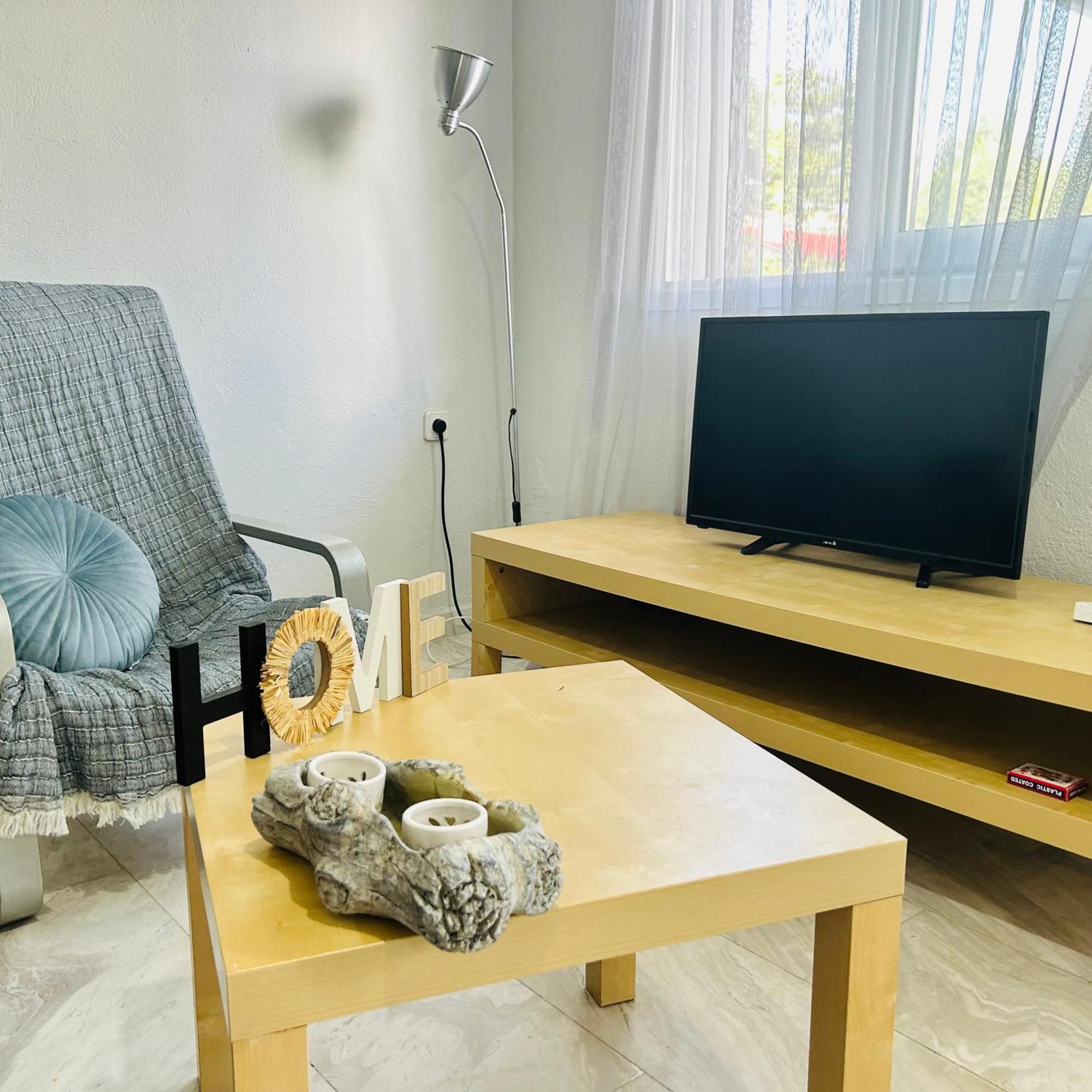 Next To The Beach Apartments โอฟรีนีออน ภายนอก รูปภาพ